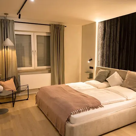 Hotel Weinhaus Kreuter 3*