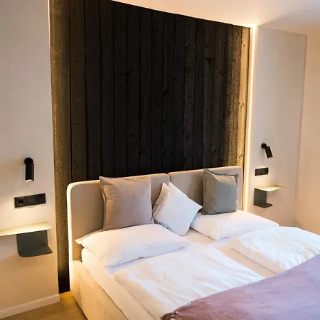 Hotel Weinhaus Kreuter 3*