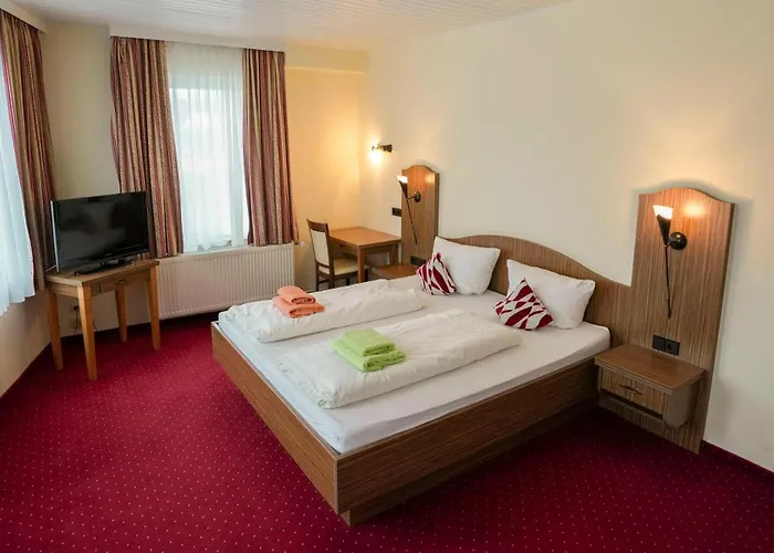 Weinhaus Kreuter 호텔