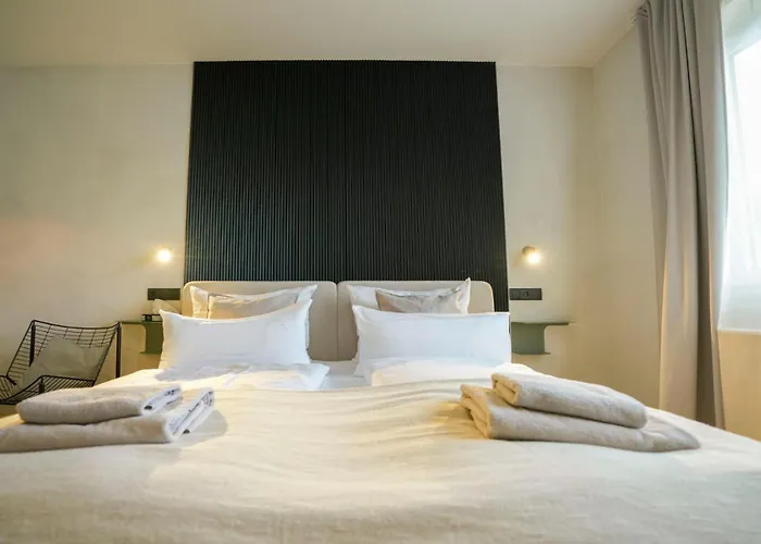 Boutique Hotel An Der Mosel - Ehemalig Hotel Kreuter فندق كوبلنس